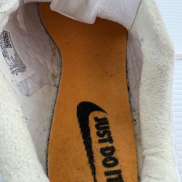 Athletic_Shoes